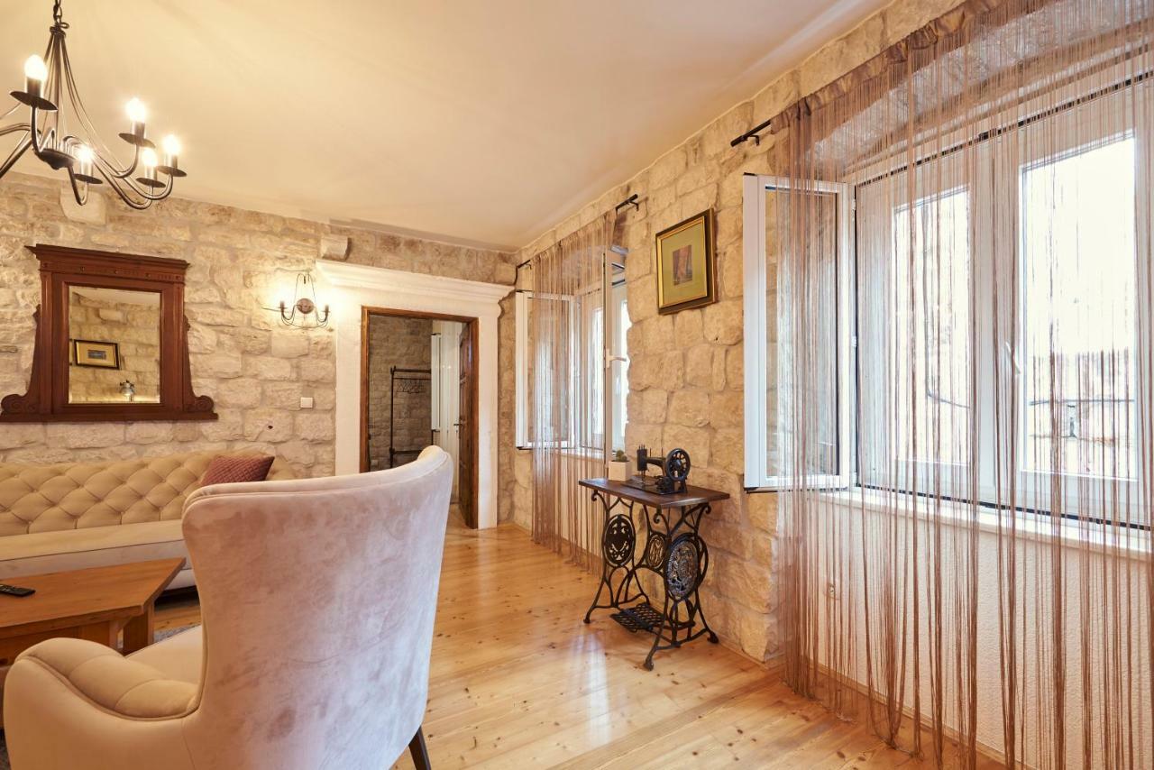 Apartment Capo Residence - Old Town - Parking Trogir Exterior photo